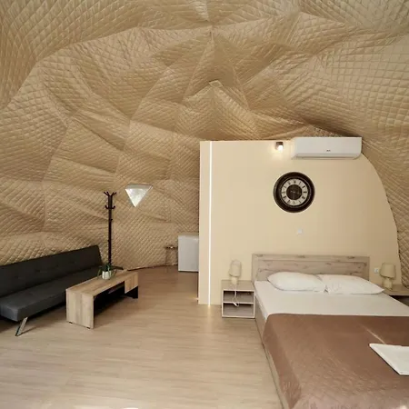 Olive Domes Luxusní stan Nea Moudania